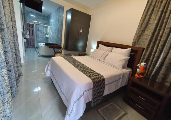 Executive Room 4